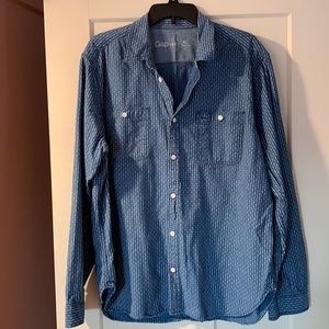 Gap button up men’s shirt